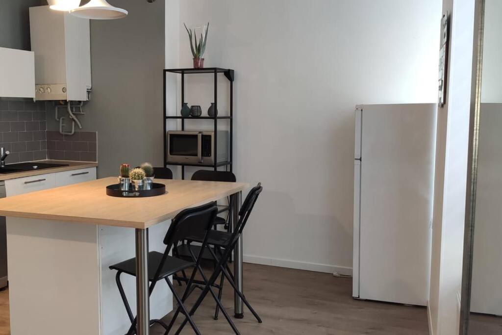 Logement 5 Personnes Proche Cv Et Parking Prive Appartement Saint-Etienne  Buitenkant foto