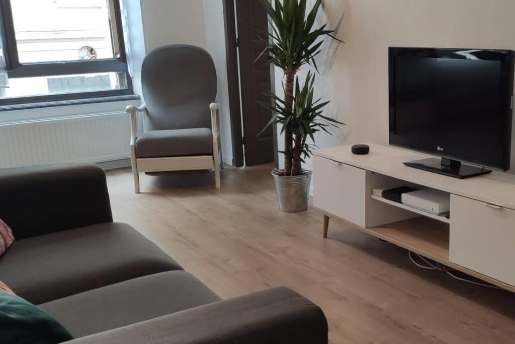 Logement 5 Personnes Proche Cv Et Parking Prive Appartement Saint-Etienne  Buitenkant foto